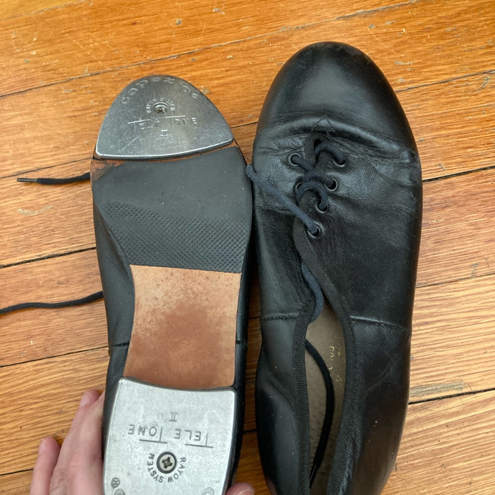 Capezio tap shoes 7W